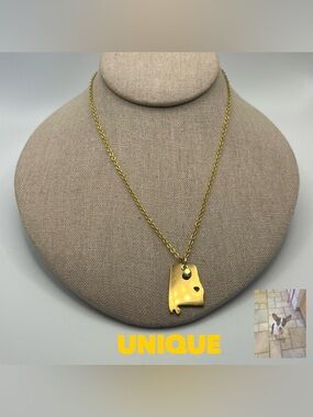 Gold Tone Montgomery Alabama State Necklace